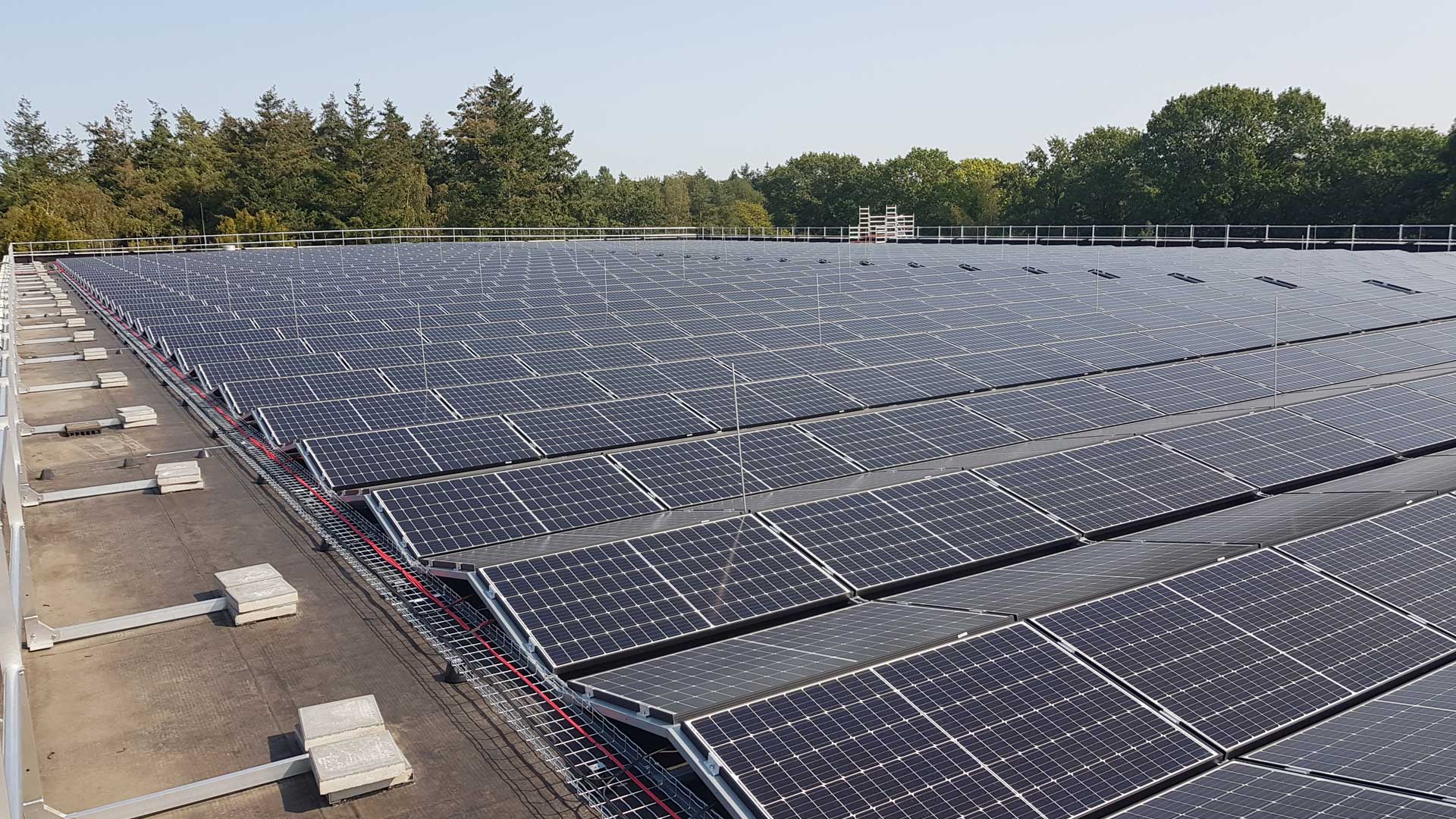 6128 zonnepanelen in Woensdrecht